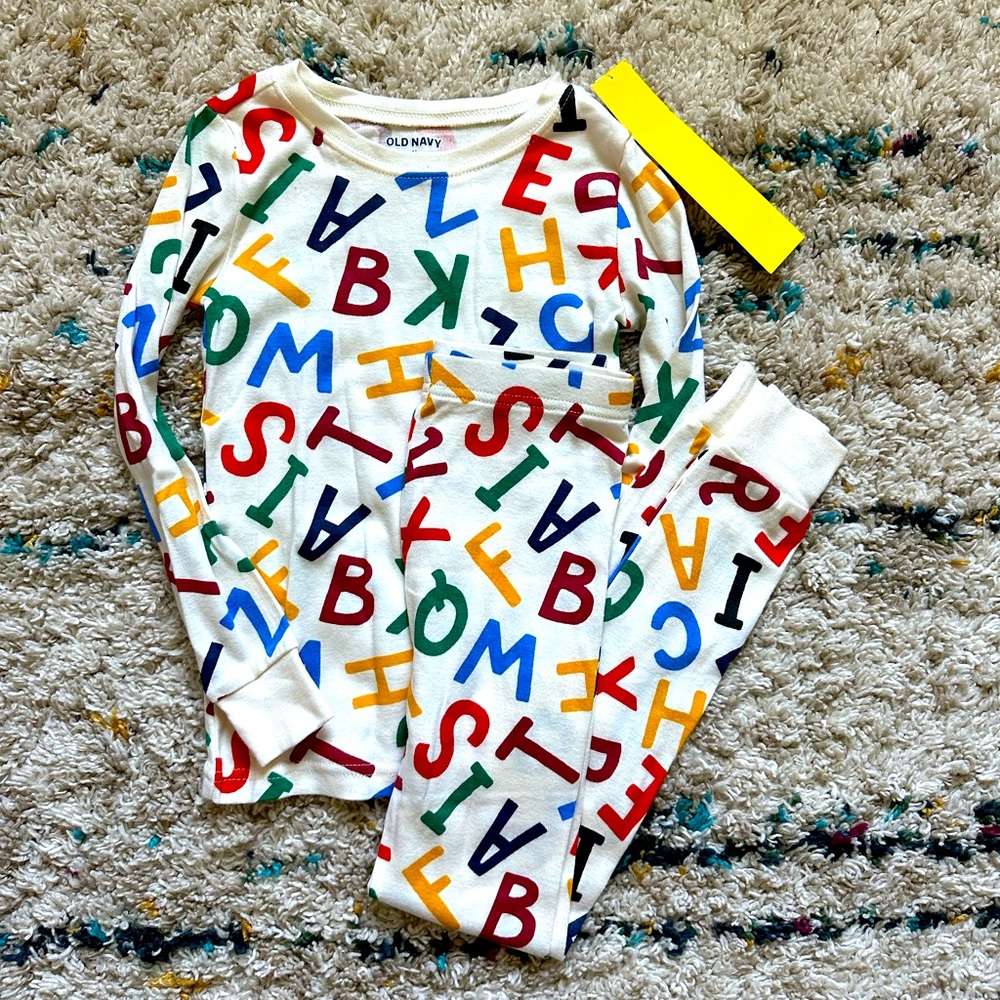NWT Old Navy Unisex Alphabet Pajama Set Size 6T